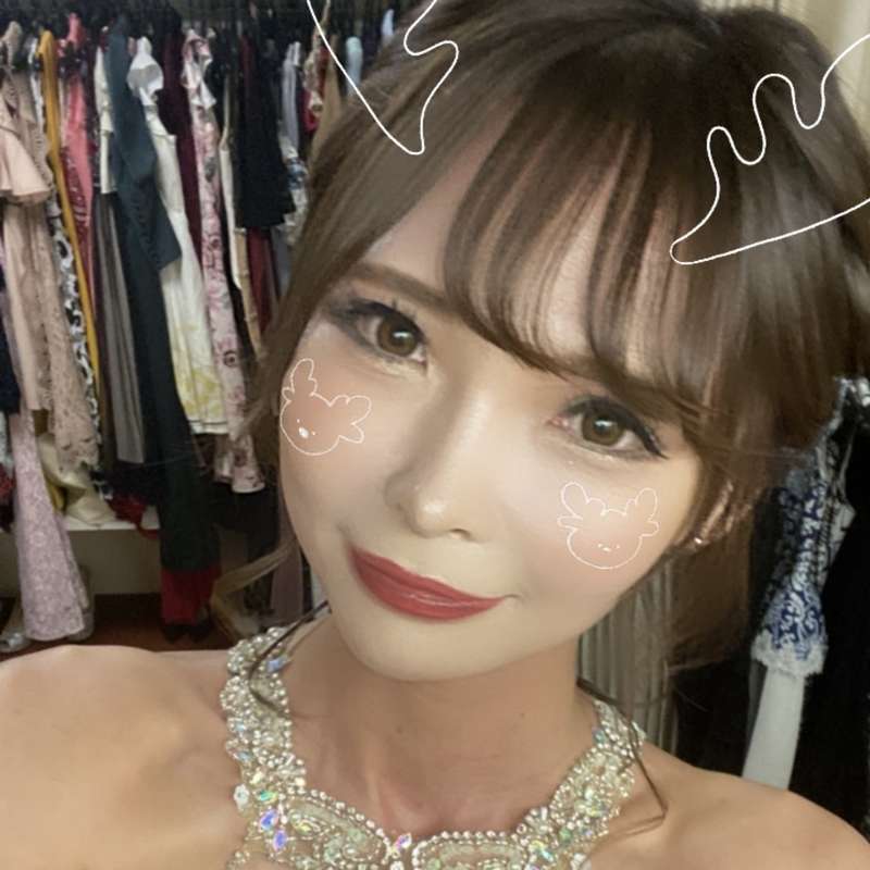 今日ヘアメかわゆ🥺💓

#クラブさくら 
#昼は女王様だけど夜はホステス
#中洲キャバ嬢