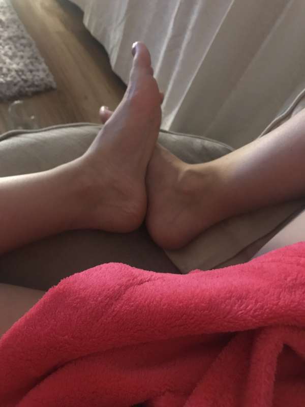 This is how i sit watching TV 😜 no panties #pics