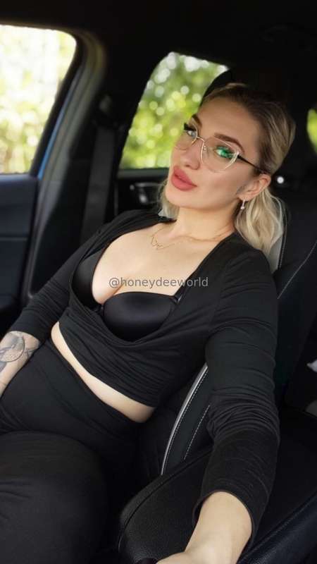 Ľúbiš ženy za volantom ?👅Dnes som si po ceste urobila vzrušu.. 2