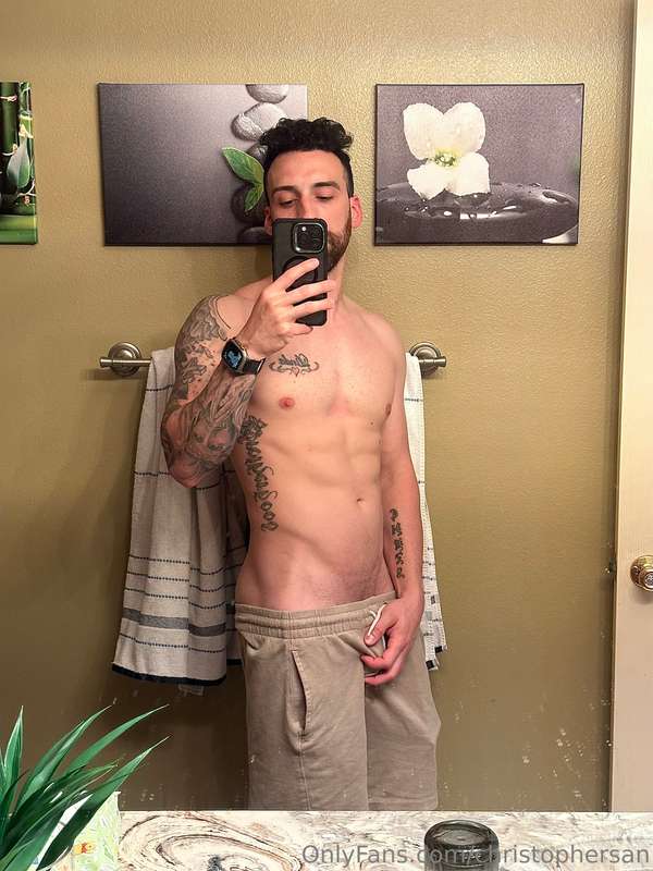 Just got out the shower 🚿 feeling good 1