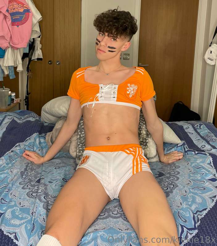 Waiting for you to tackle me ;) 1