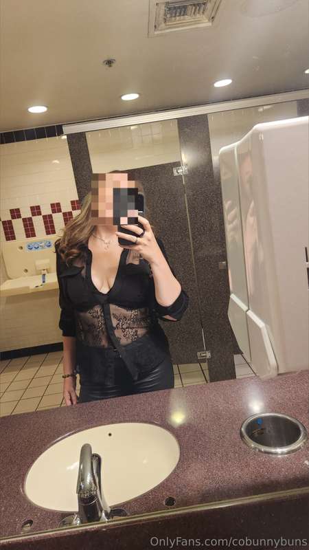 Had a fun night out! Too bad we didn't run into any of you g.. 5