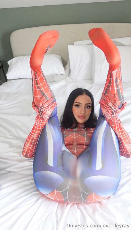 SPIDER-WOMAN IS HERE?! Wait… what’s spider-woman doing? 😍 Wa..