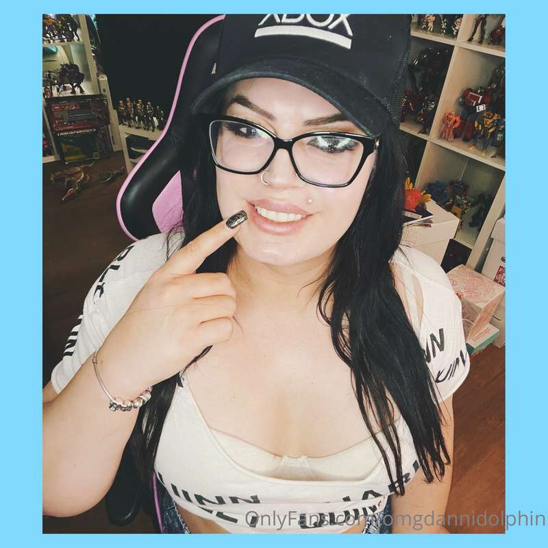 Social media promos. I’ll be posting some new content tomorr.. 11