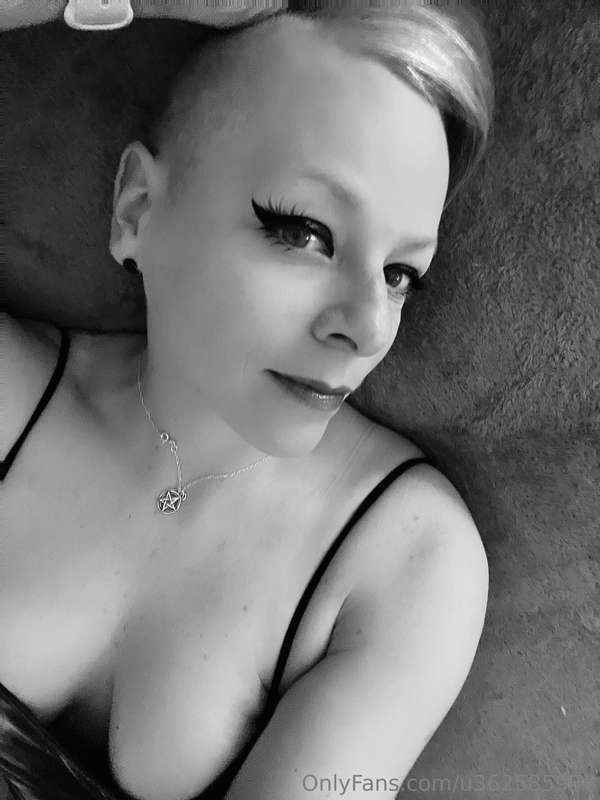 happy Tuesday, loves 🖤🖤🖤🖤 19