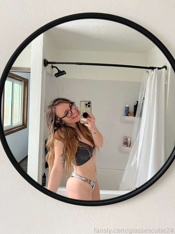 Glassescutie24 - Fansly - 03 Apr, 2024 1