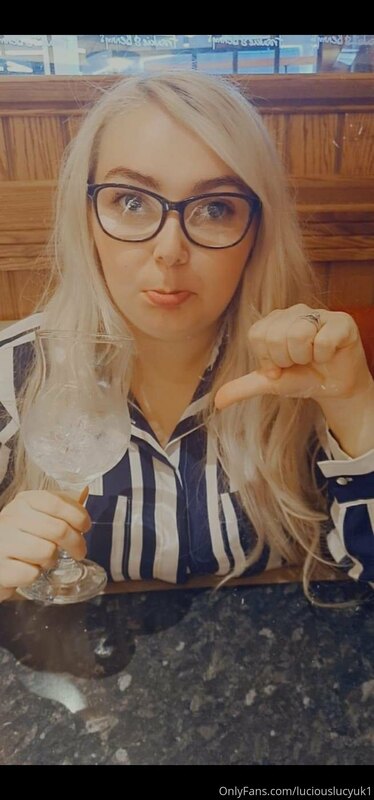 Having a few drinks out tonight with my girls and letting my.. 1