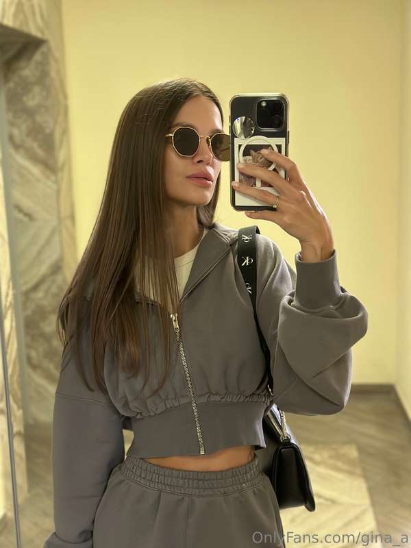 Hello, world!How are you?😘