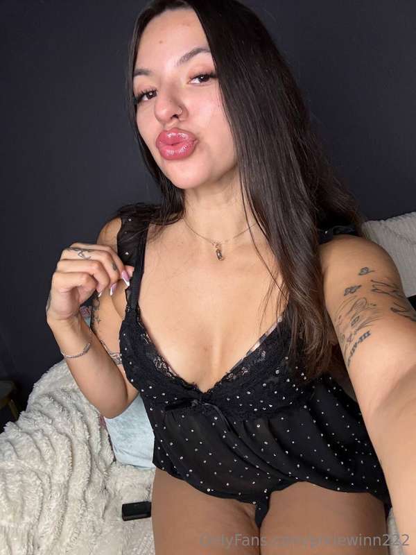 Come join the fun live rn 😜https://onlyfans.com/pixiewinn222..