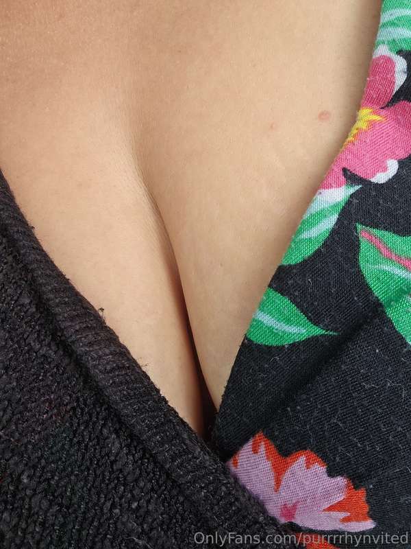 Anyone care to spoil me today? I'm at a fair and i want to b..