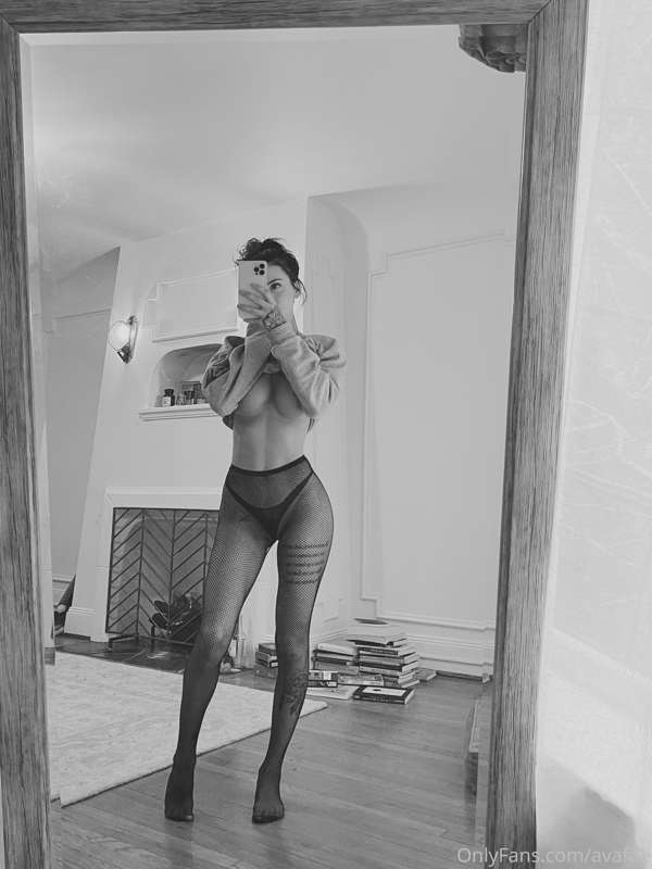 🌑🤍 happy new moon!!! what’re you doing today? 2