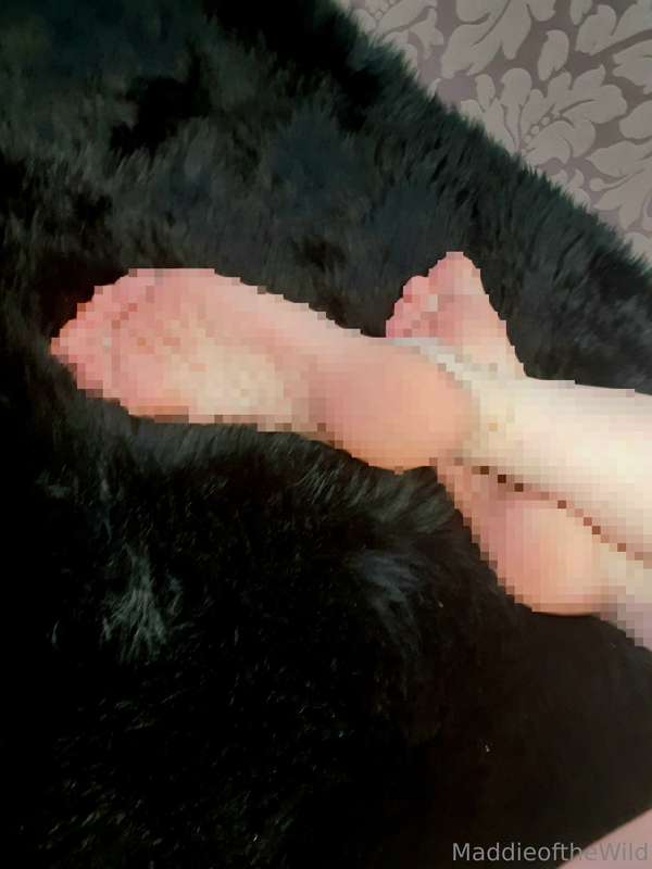 Here the soles of my feet are the star of the show <3 Can yo..
