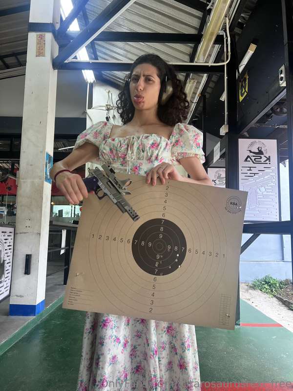 First time **EVER** shooting with a real gun! It was amaziii.. 4