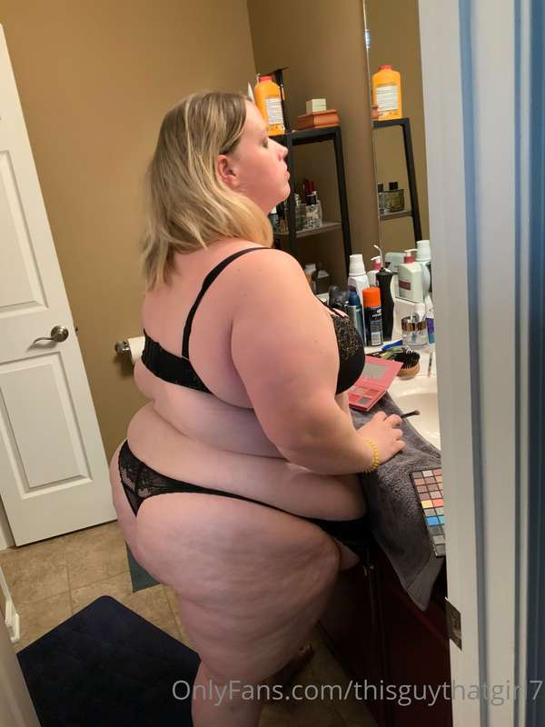 What it really looks like when I’m getting ready for a photo..