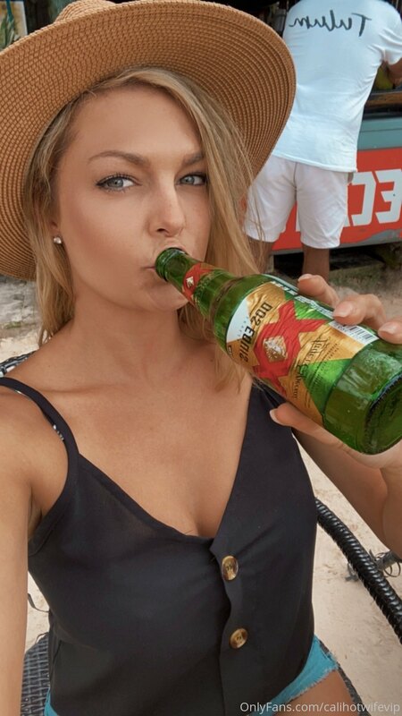 Classy girl who sometimes likes to drink beers on the beach ..
