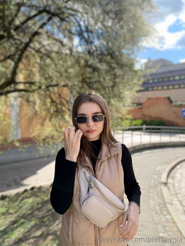 🌟 Emotional connection in a relationship is like an invisibl..