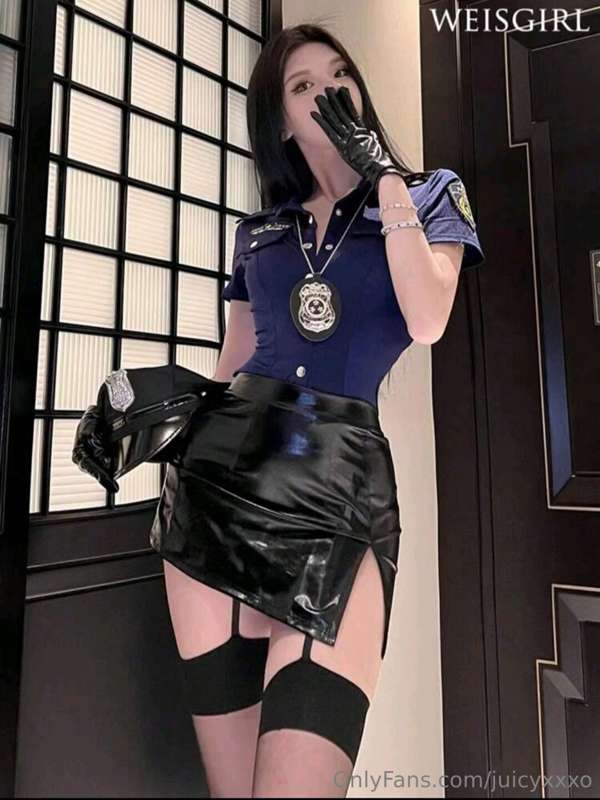 Should I get police costume, if yes - which one u prefer? 🚔 1