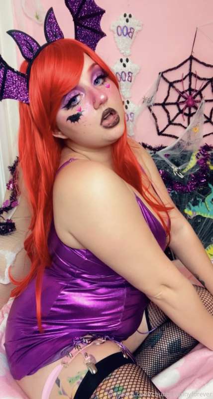 🖤💜🖤💜 BAT GIRL 💜🖤💜🖤
swipe for tons of pics of my fat thighs p.. 13
