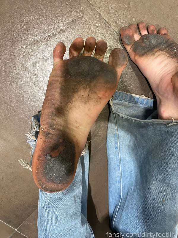 Dirtyfeetlily - Fansly - 28 Apr, 2025 5