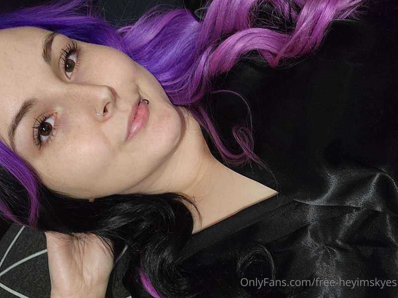 Wanna see what's under my silk robe?
