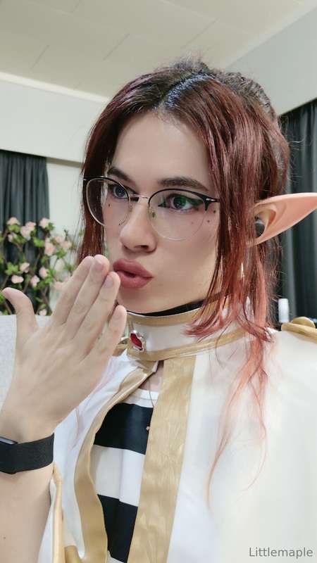 Frieren cosplay finally got here after MONTHS!