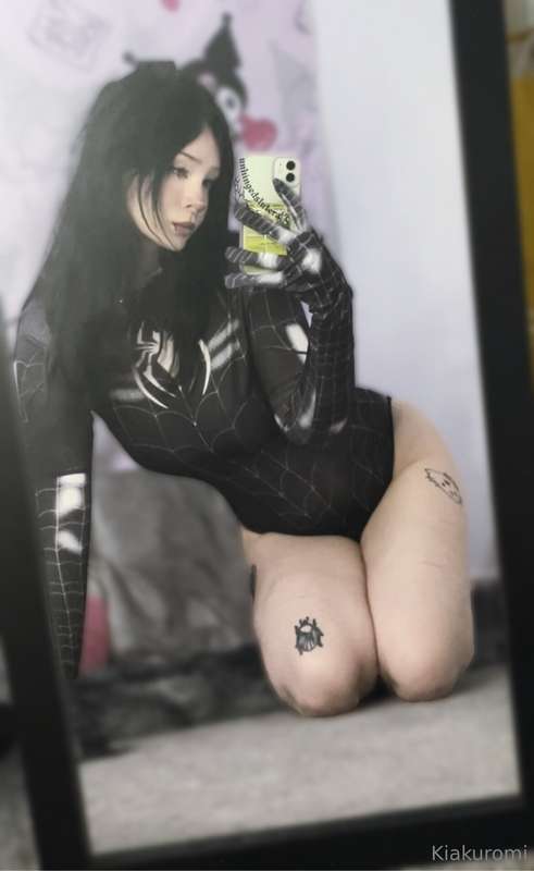 I love my new dragon dildo 😩 also more spider woman pics  5