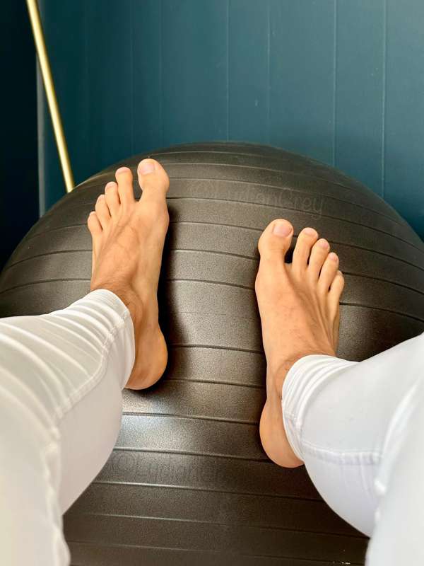 🦶🏻👃🏻 Foot flex 💪🏻 🧦 
Work out my toes after my workout ?

1 .. 6