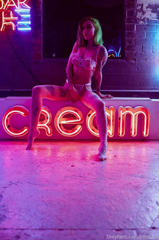 cream de la creme  photographer - Beastly
