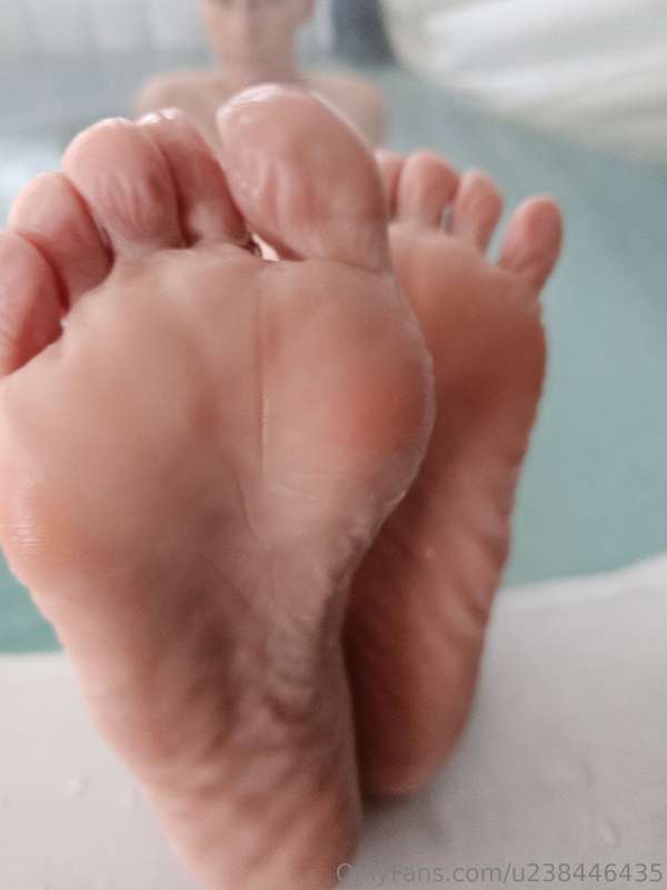 I work again tonight! Who wants some custom nursing content?..