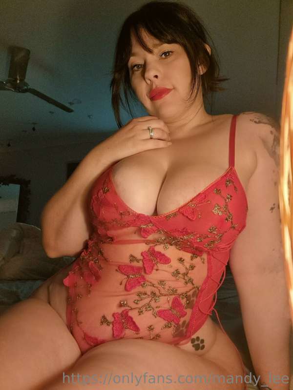 Do i look good in red? ♥️