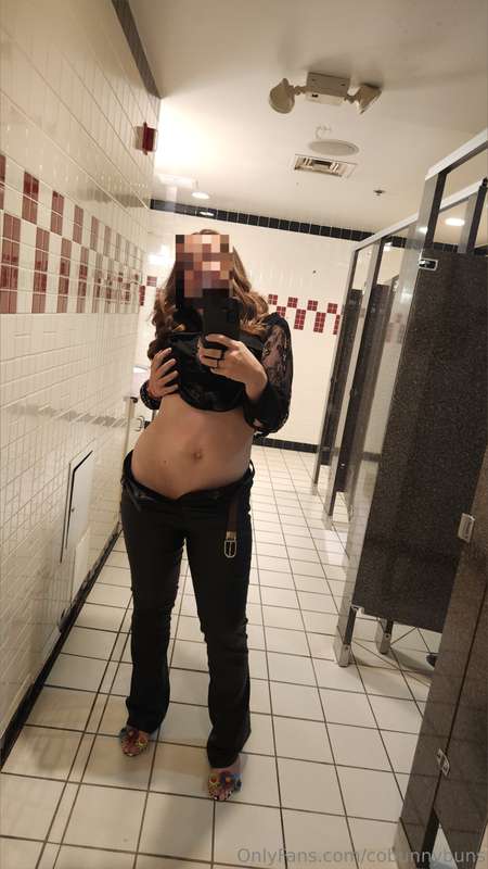 Had a fun night out! Too bad we didn't run into any of you g.. 3