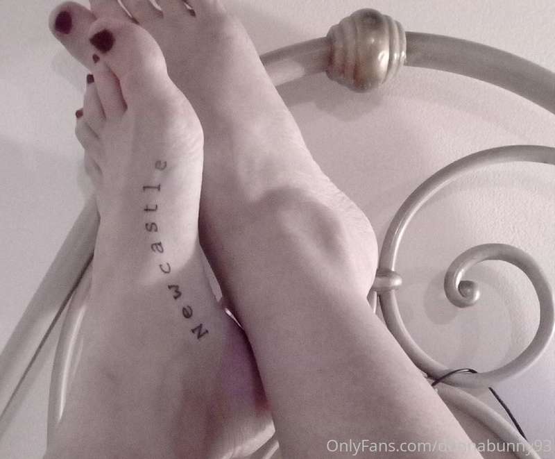 For those who requested it... Here's some #footfetish materi.. 3