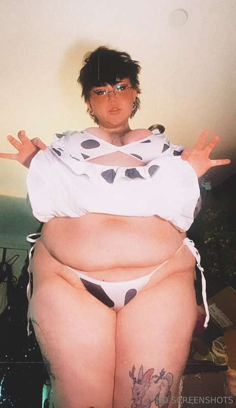 Cow-Maid Masturbation coming to DMs in 30 mins 🐮💦
