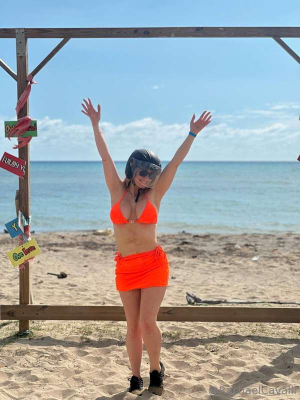 Vacay with me? ☀️ 4