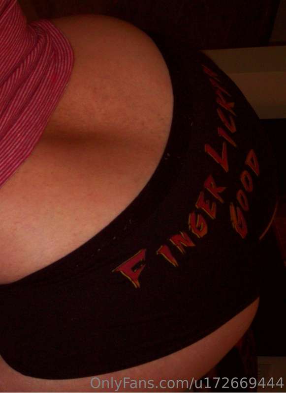 #VeryNiceSexyBackAndWaist #SuperbLoveHandlesAndArch  #Awesom..