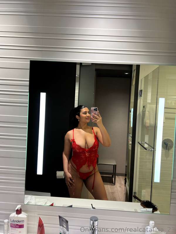 You can’t wait to see my valentines 💘 weekend getting fucked.. 2