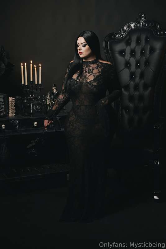 Day 9/31 days of Halloween | Morticia from the Addams family.. 4