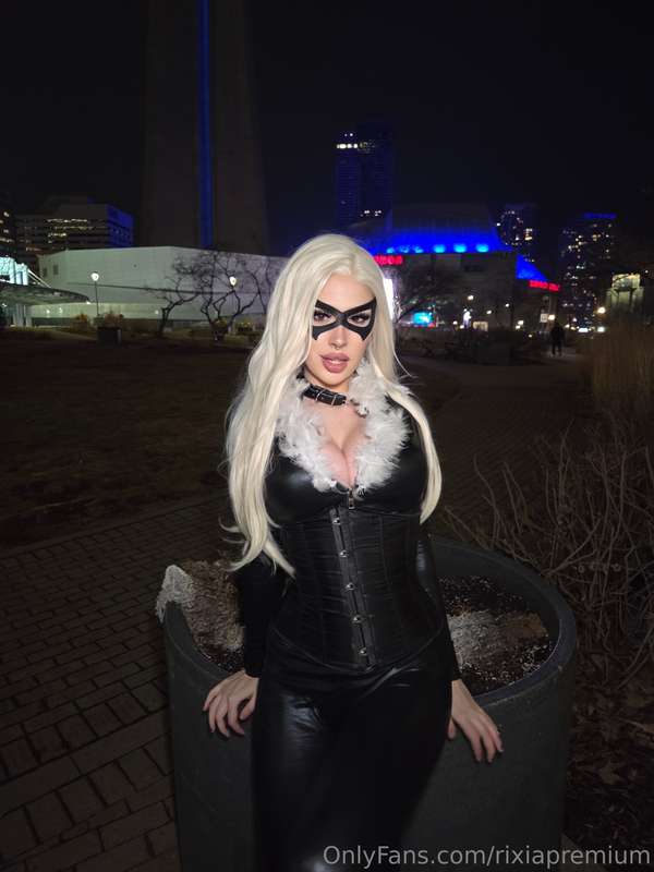 Had a great time at Toronto comiccon hehhehe now I have to m..
