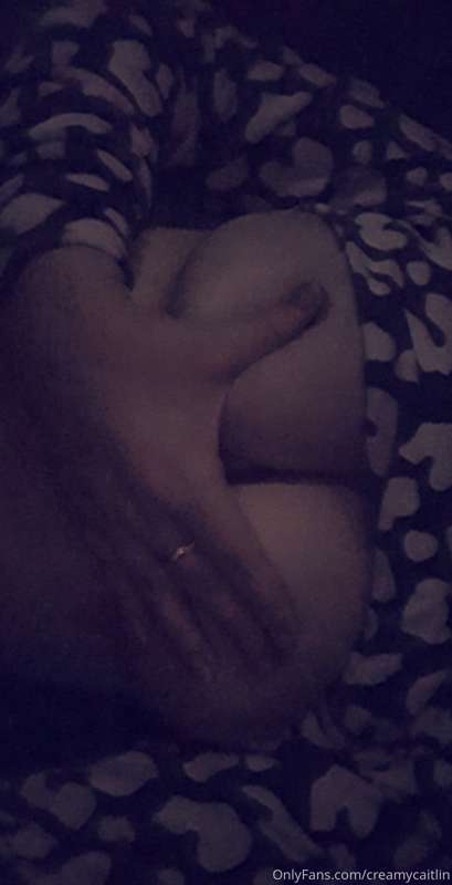 Mmmm should I move my hand?😈