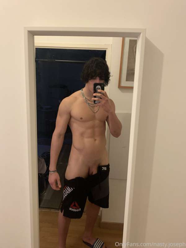 30$ dick pics / dm in private 1