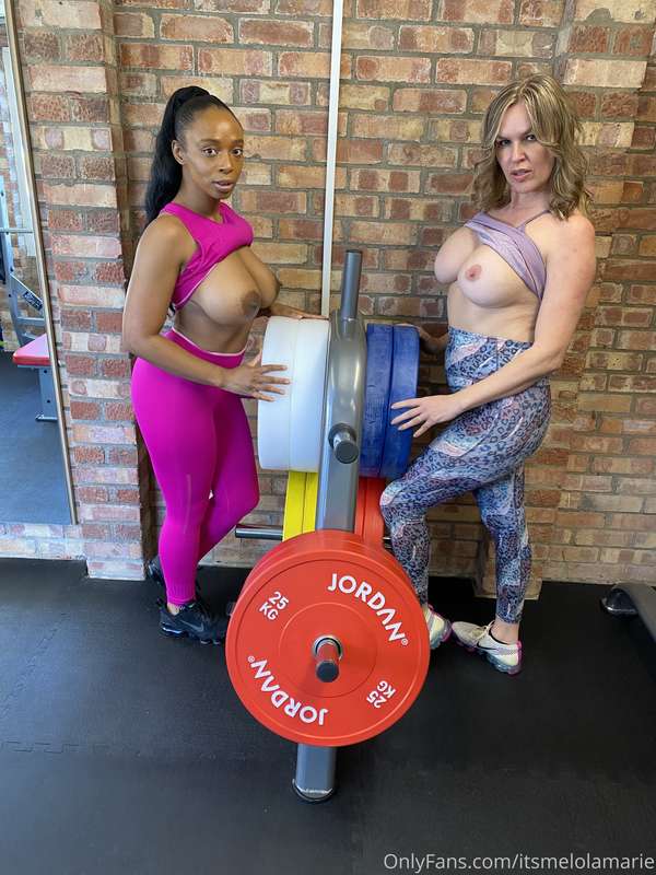 Come and work up a sweat with me and @summerrose69 🏋🏾 8