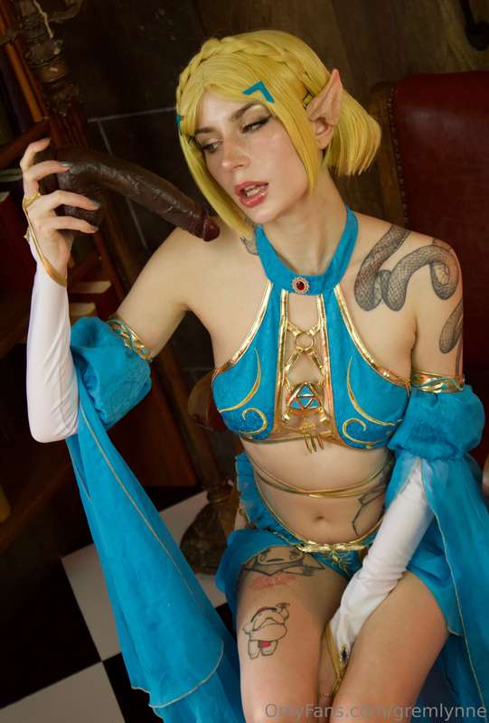 Can’t wait to send out this Zelda video 💙✨ My pussy grip is ..