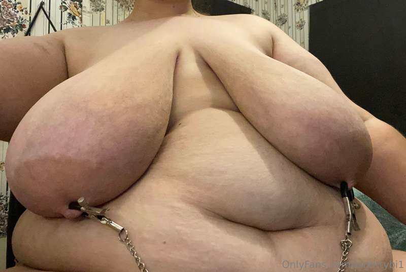 Nipple clamps😋 2