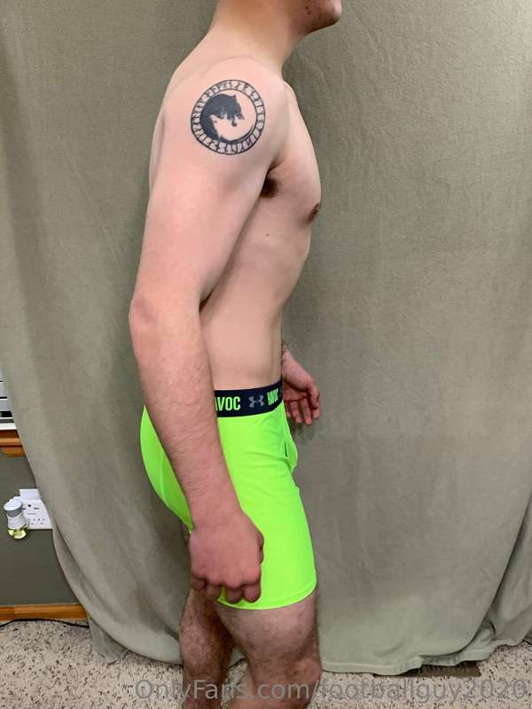 More undies pics from a photo shoot a while back - enjoy. Ca.. 29