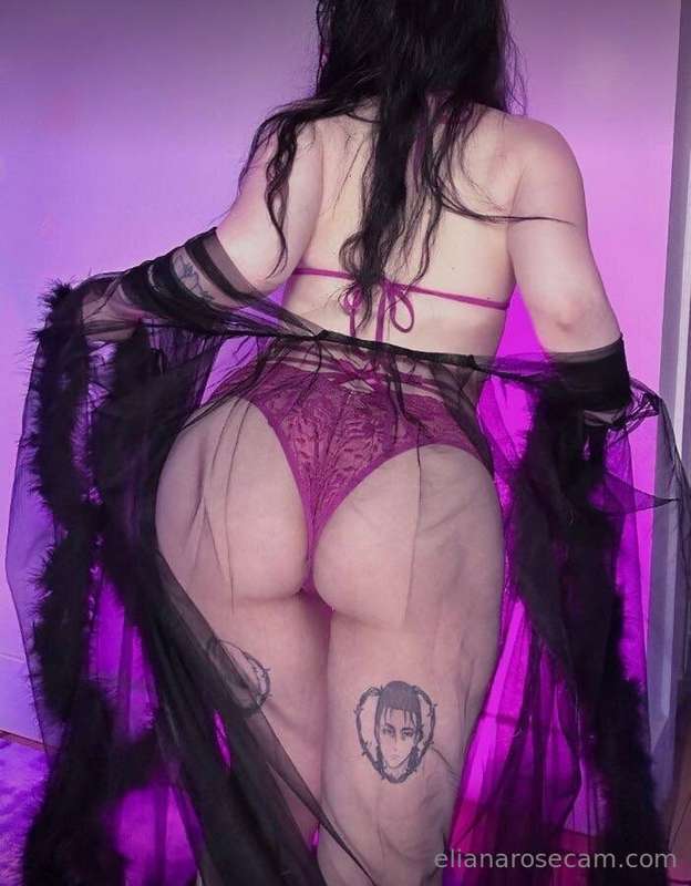 My horny girl @evie.mischiev will make your cock 𝗘𝗫𝗣𝗟𝗢𝗗𝗘! Sh.. 1