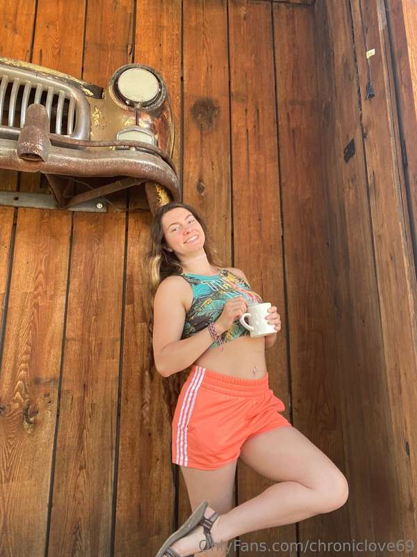 Wishing a Marvelous Monday to y’all 💖  🐞 🏕️ 🔥 🦟 ☕️ 🌲 Some pi.. 1