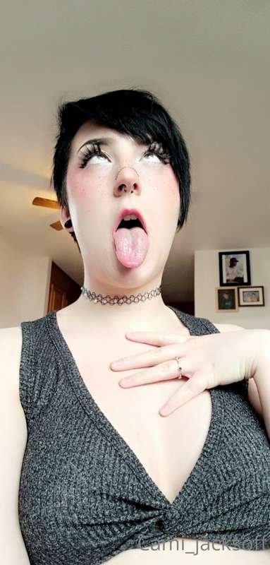 Look into my eyes and fall for me, drop your pants and strok.. 5