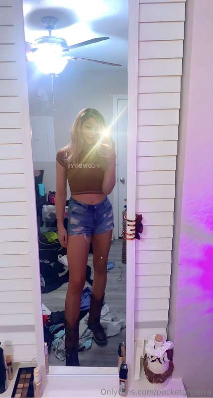 id definitely blow someone to help me clean my room😩