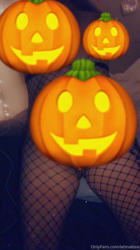 I enjoy playing with my pussy 🎃🧸🥰🎃🧸🥰✨