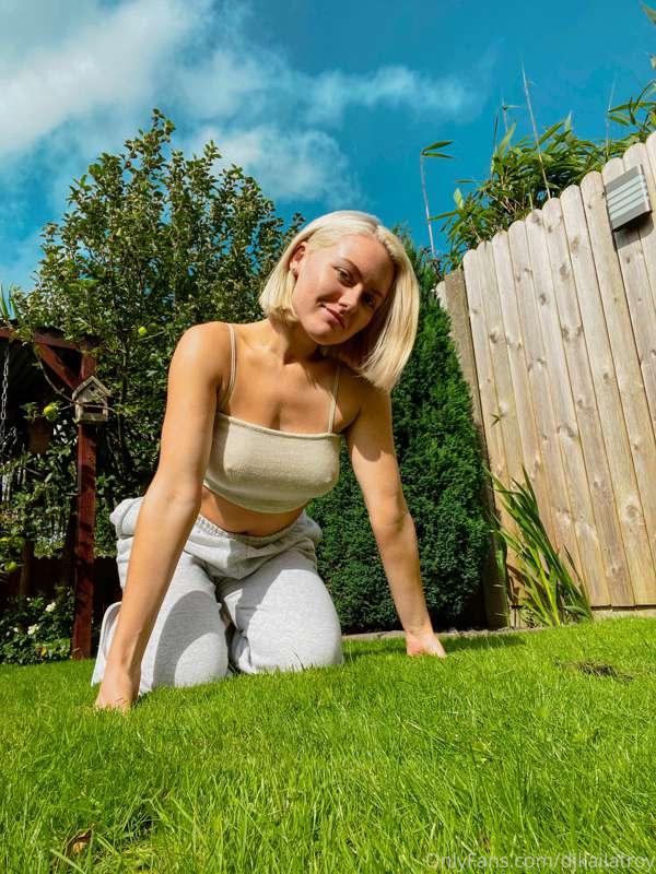 Found this in my archives 🥰 In my Back garden in Dublin. The.. 2